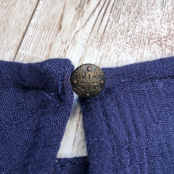 Knox Rose, navy, 3/4 sleeve crinkle fabric with embroidered yoke -size M - Picture 7 of 11